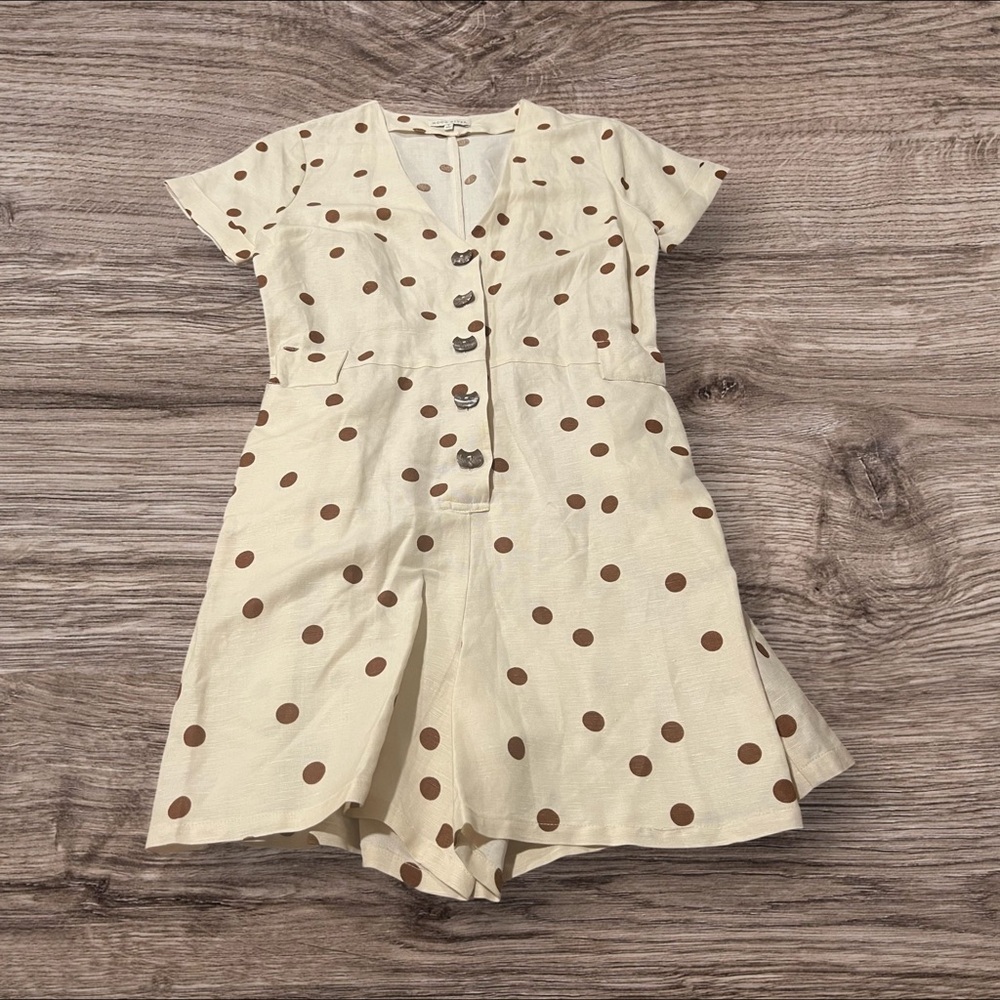 Moon River Linen Blend Polka Dot Short Sleeve V-Neck Short Romper S